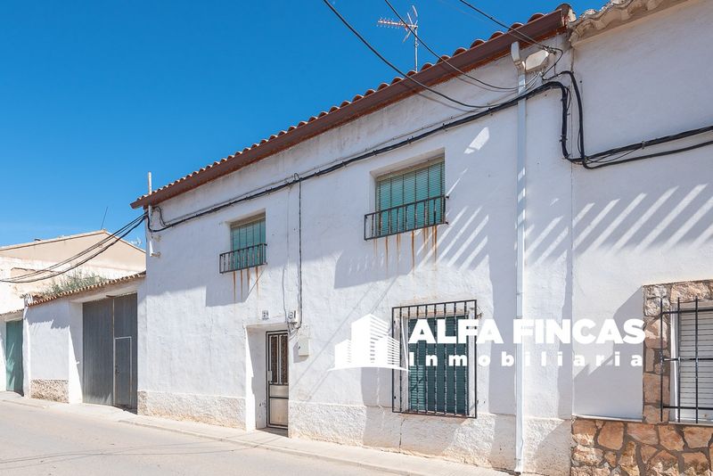 Chalet Independiente en venta El Provencio, Cuenca. Ref: 2390. ALFA FINCAS