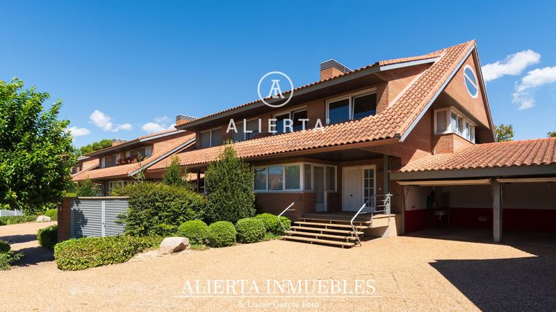 Casa en venta Zaragoza. Ref: 105822945. Inmobiliaria Alierta