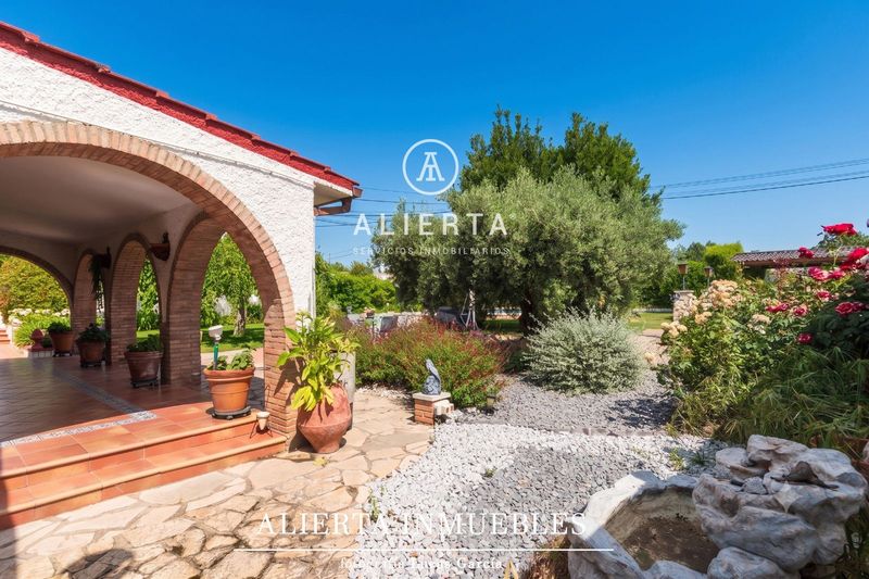 Chalet Independiente en venta Gallur, Zaragoza. Ref: 105823052. Inmobiliaria Alierta