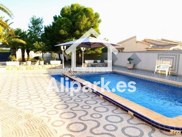 Chalet Independiente en venta Moralet, Alicante. Ref: 1884. Alipark.es