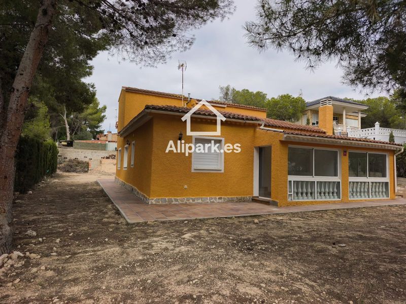 Chalet Independiente en venta Tibi, Alicante. Ref: 2111. Alipark.es