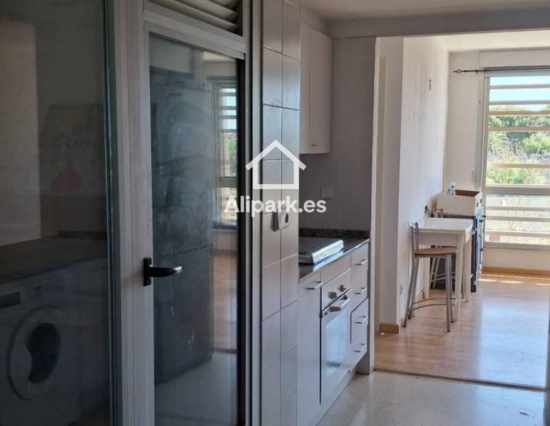 Flat for rent Alicante/Alacant, Alicante. Ref: 2114. Alipark.es