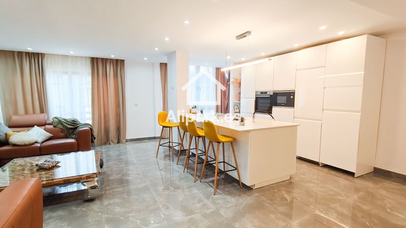 Flat for rent Alicante/Alacant, Alicante. Ref: 2118. Alipark.es