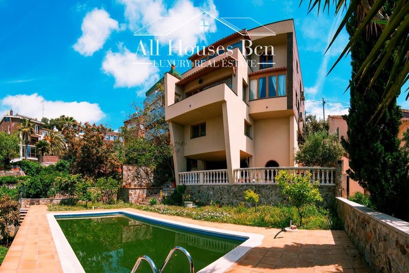 House for sale Esplugues de Llobregat, Barcelona. Ref: 1017. All Houses BCN