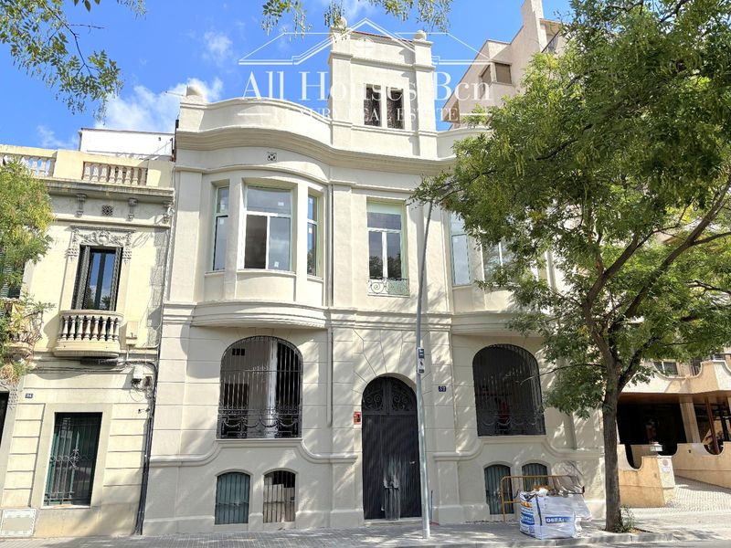 Duplex for sale Barcelona. Ref: 2495. All Houses BCN