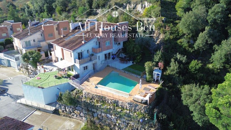 Casa en venta Vallromanes, Barcelona. Ref: 2525. All Houses BCN