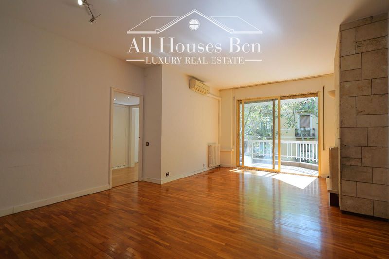 Piso en alquiler Barcelona. Ref: 2596. All Houses BCN
