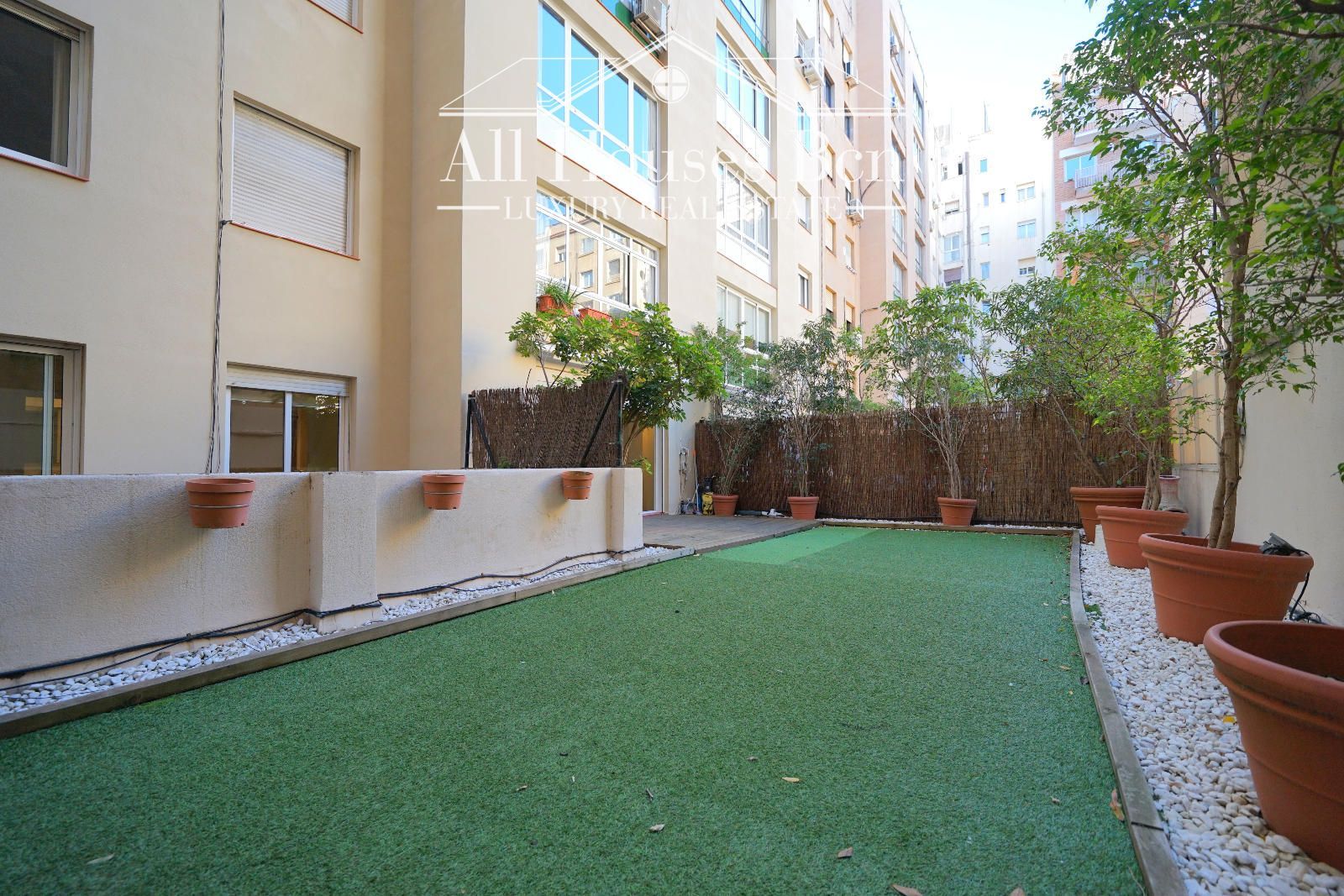 Terraza - Piso con Terraza de 75 m2