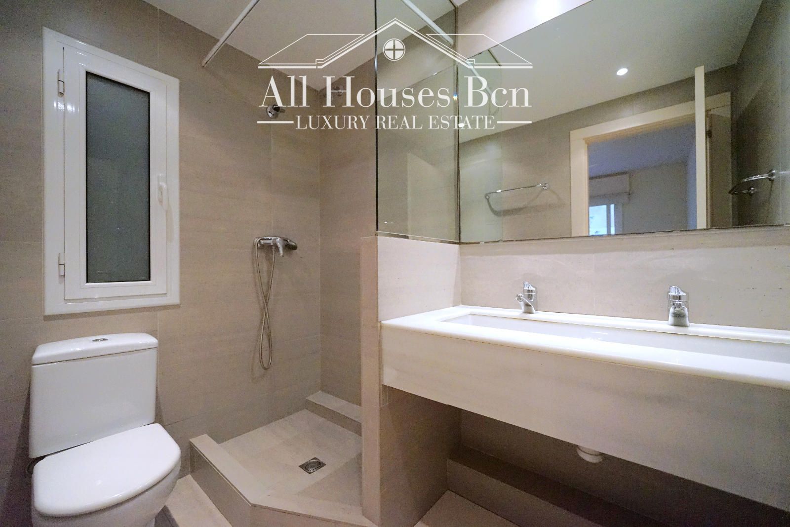 Baño - Piso con Terraza de 75 m2