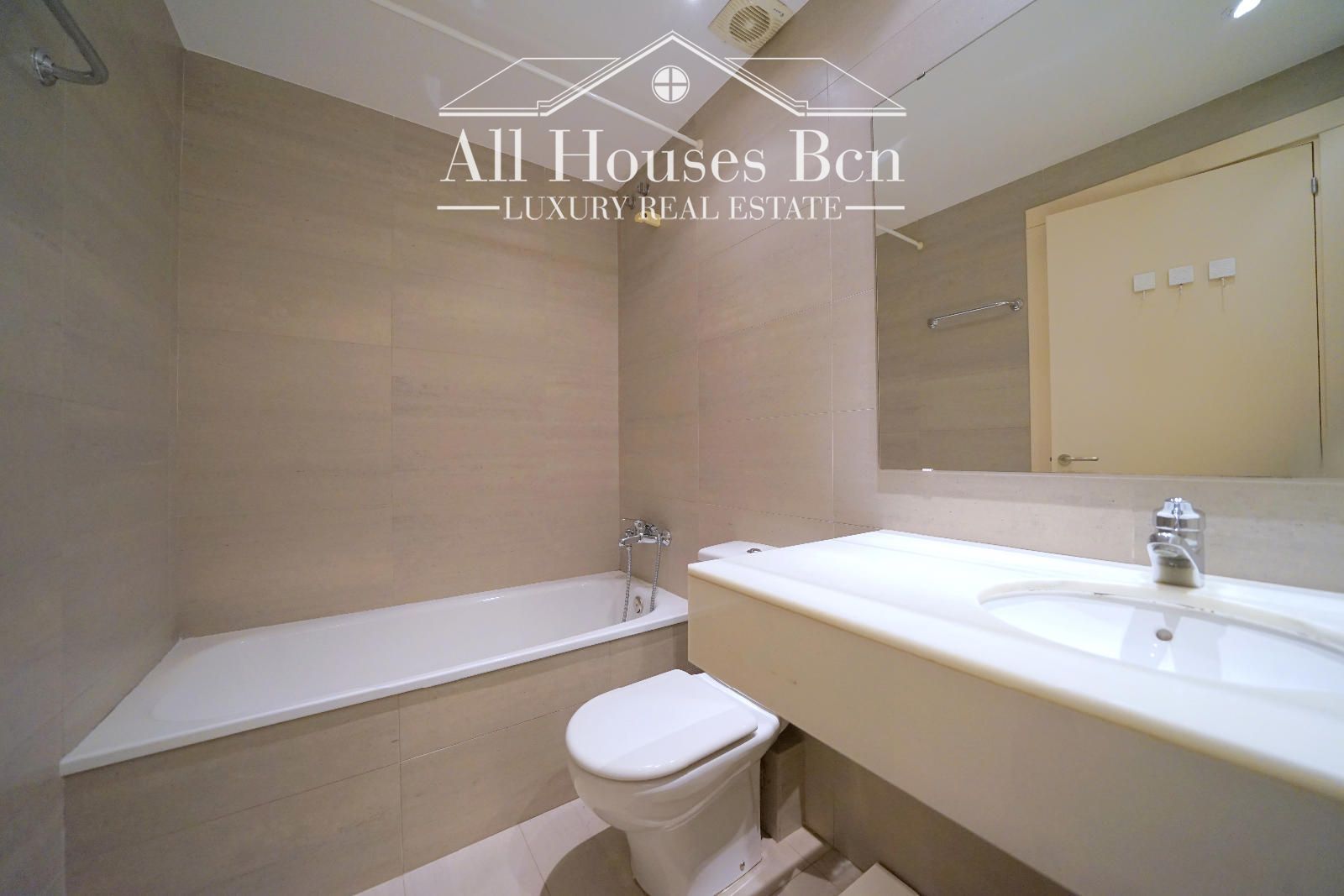 Baño - Piso con Terraza de 75 m2