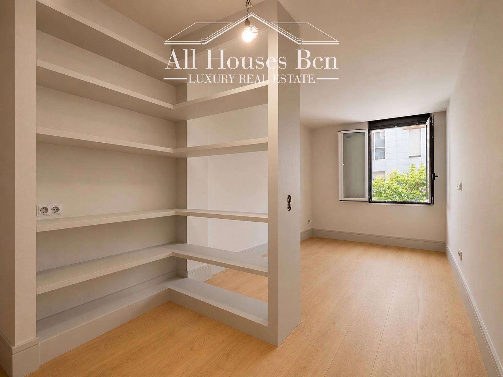 Salón - Piso en venta en Barcelona (Gràcia)