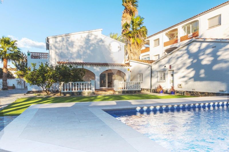 Piso en venta Empuriabrava, Girona. Ref: 1125. Alto Immo
