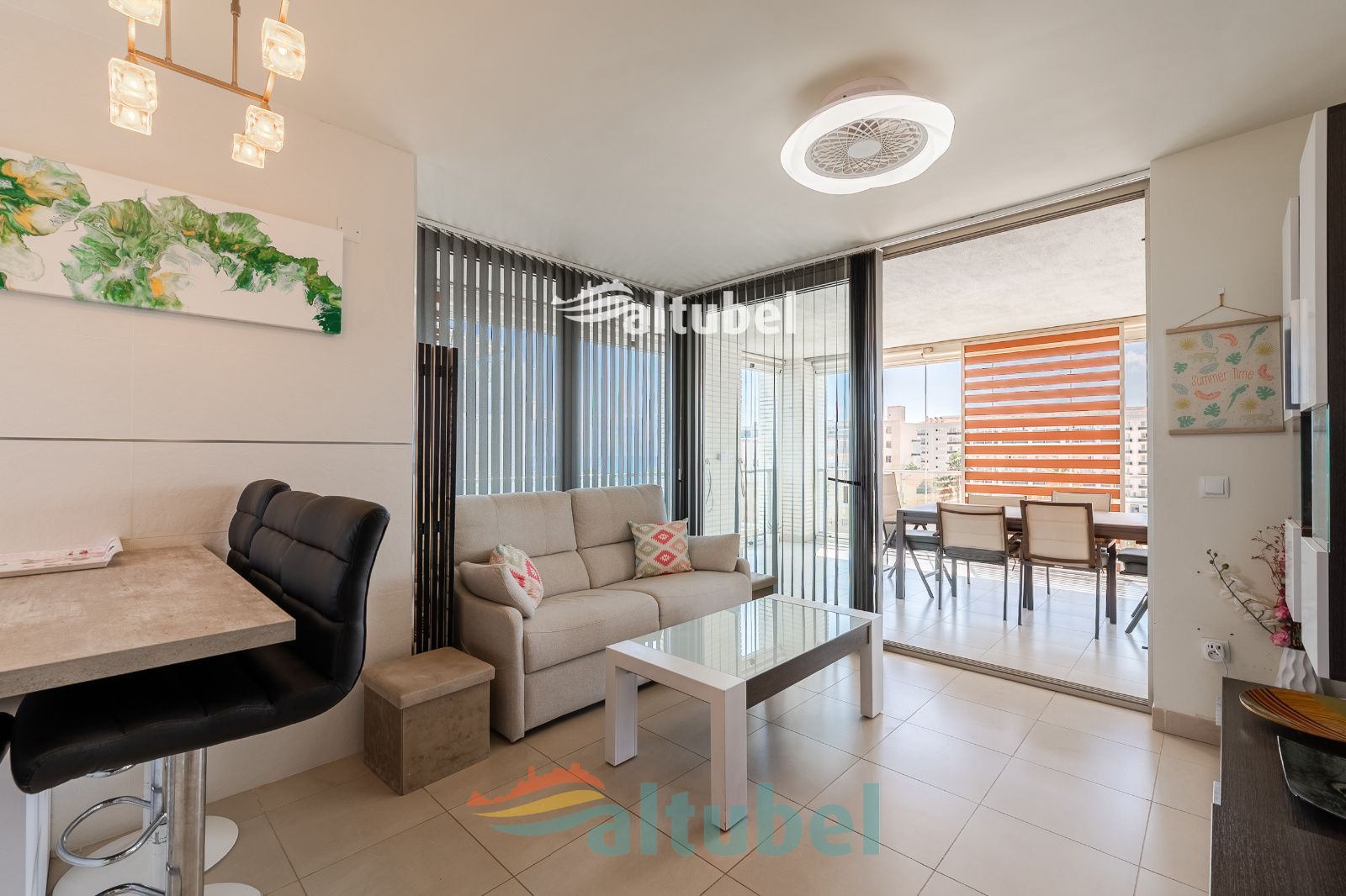 Apartamento de estilo moderno con 2 dormitorios, terraza acristalada, piscina y parking junto a la Playa Norte - Foto 38
