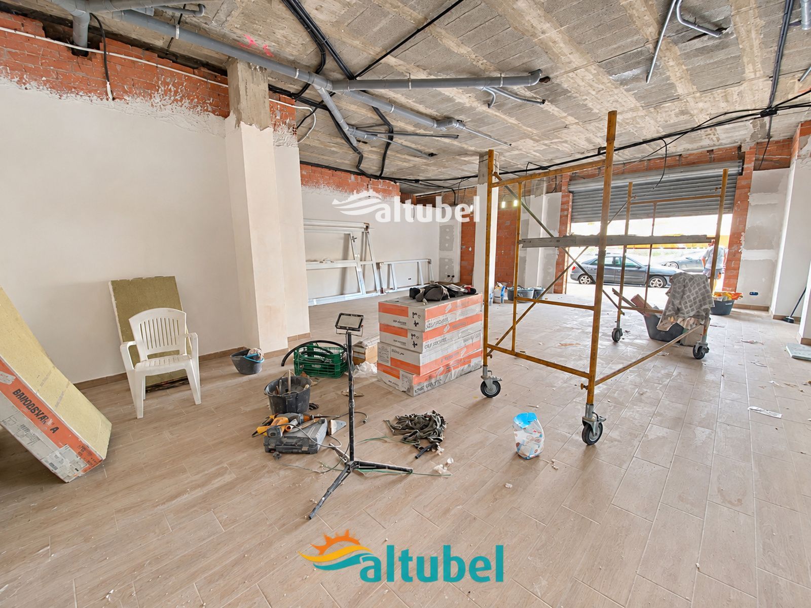 Local comercial de unos 100 m² con gran fachada y salida de humos en una de las principales entradas a Peñíscola - Foto 12