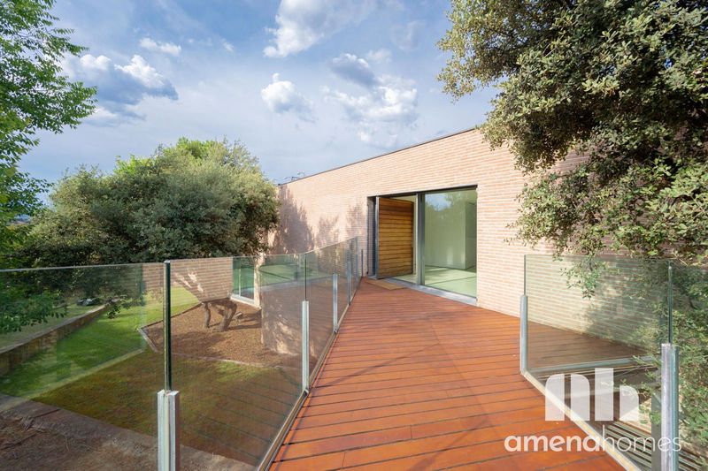Chalet Independiente en venta San Sebastián de Los Reyes, Madrid. Ref: 1014. Amena Homes