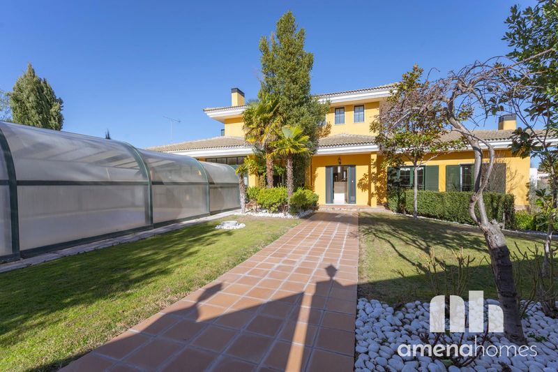Chalet Independiente en venta San Sebastián de Los Reyes, Madrid. Ref: 1074. Amena Homes