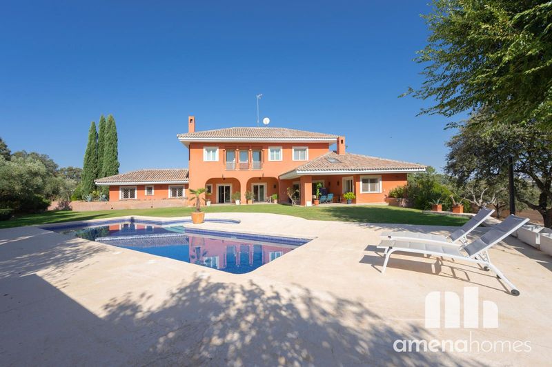 Chalet Independiente en venta San Sebastián de Los Reyes, Madrid. Ref: 1111. Amena Homes