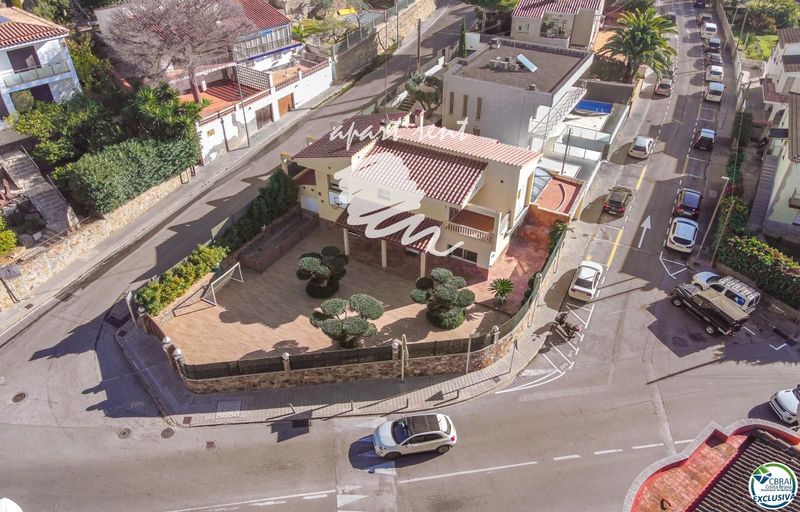 Дом на продажу Roses, Girona. Ref: 1043. Apart-Rent