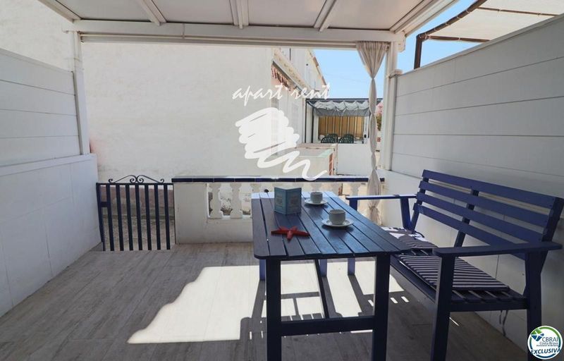 Дом на продажу Empuriabrava, Girona. Ref: 2829. Apart-Rent
