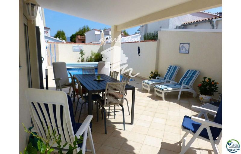 Дом на продажу Empuriabrava, Girona. Ref: 2950. Apart-Rent