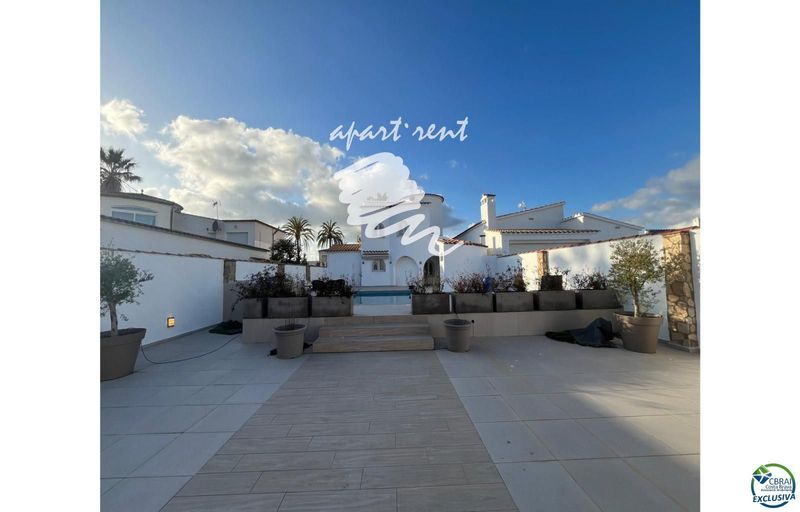 Дом на продажу Empuriabrava, Girona. Ref: 2964. Apart-Rent