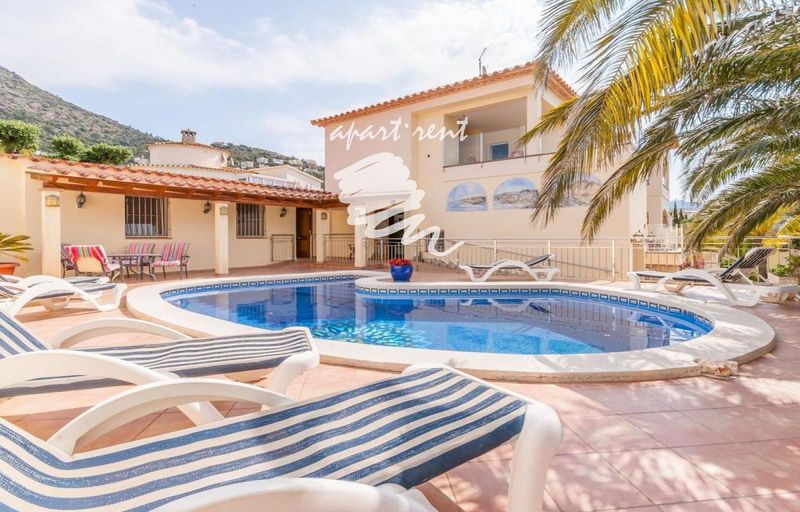 Дом на продажу Roses, Girona. Ref: 3084. Apart-Rent