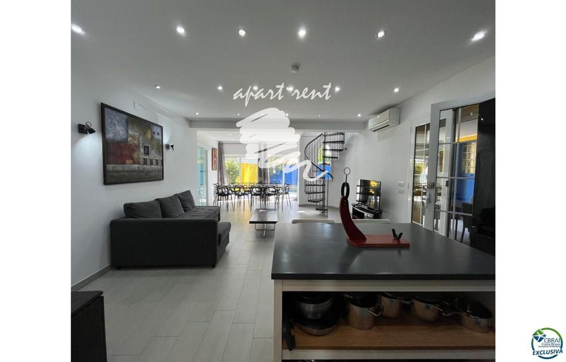 Дом на продажу Empuriabrava, Girona. Ref: 3093. Apart-Rent