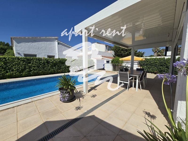 Дом на продажу Empuriabrava, Girona. Ref: 3108. Apart-Rent