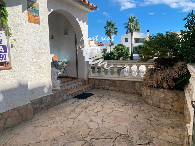 Дом на продажу Empuriabrava, Girona. Ref: 3196. Apart-Rent