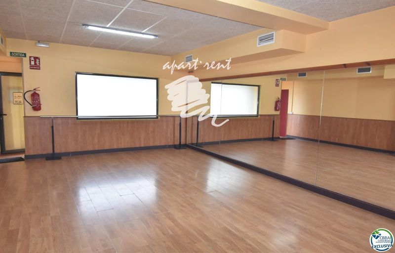 Local Comercial en venta Roses, Girona. Ref: 3372. Apart-Rent