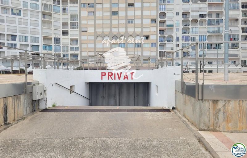 Garaje en venta Empuriabrava, Girona. Ref: 3383. Apart-Rent