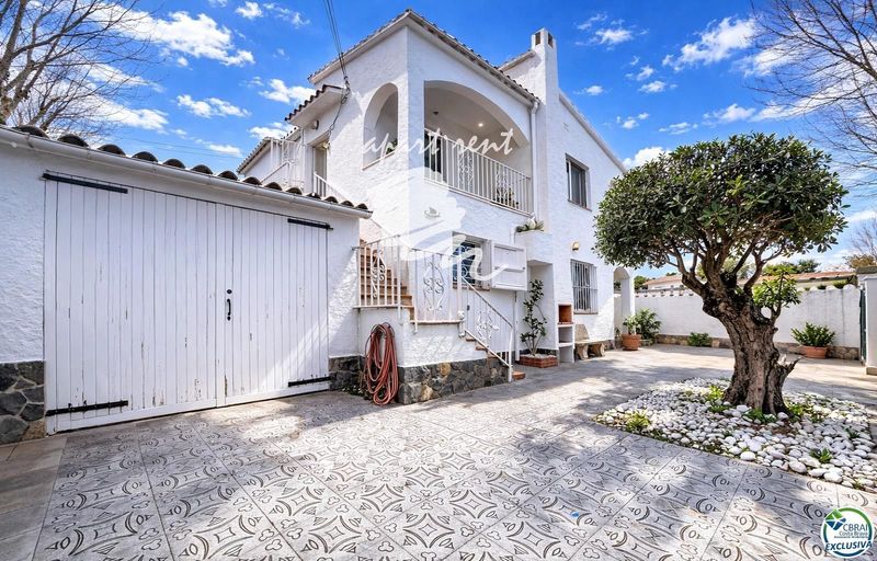 Casa en venta Empuriabrava, Girona. Ref: 3384. Apart-Rent