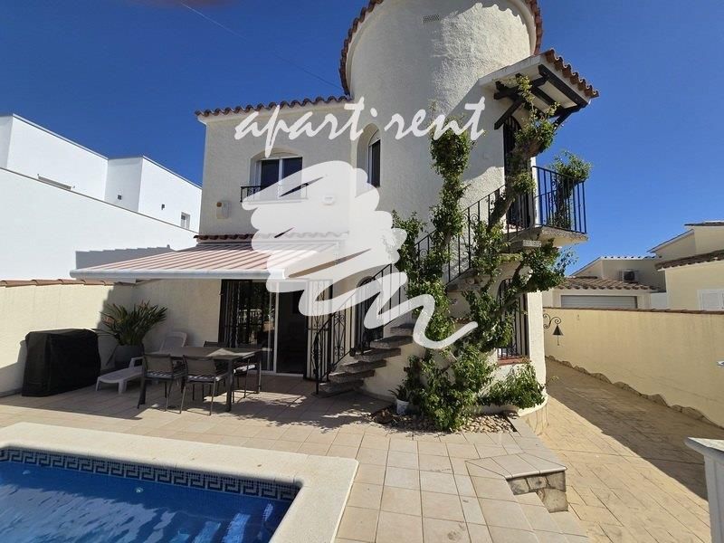 Casa en venta Empuriabrava, Girona. Ref: 3469. Apart-Rent