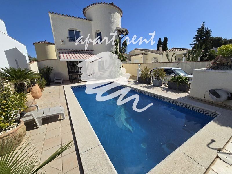 Huis te koop Empuriabrava, Girona. Ref: 3469. Apart-Rent