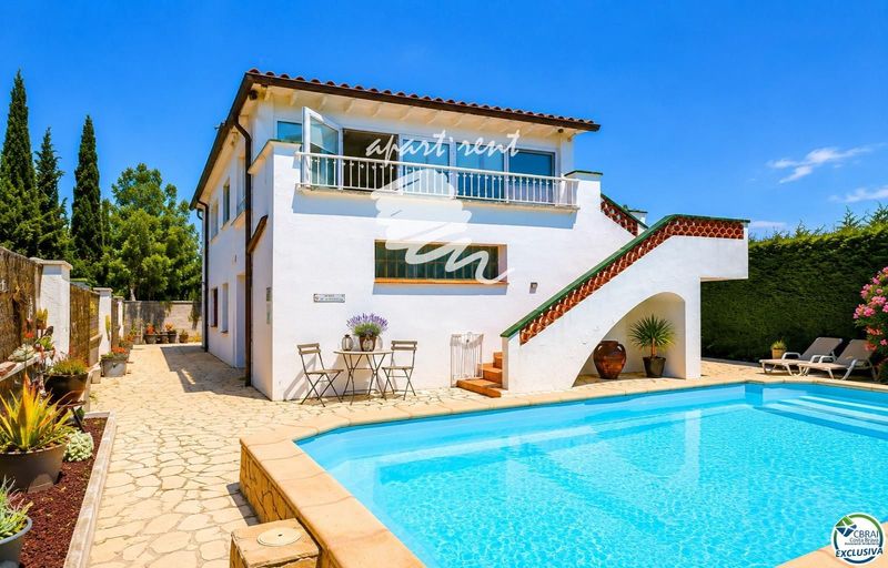 Maison en vente Roses, Girona. Ref: 3510. Apart-Rent