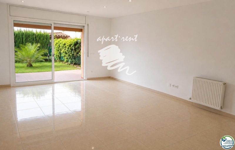 Casa en venta Empuriabrava, Girona. Ref: 3543. Apart-Rent
