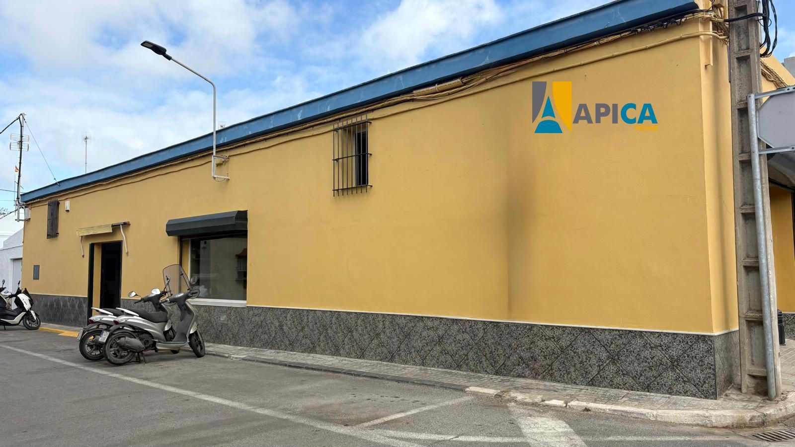 Local Comercial en venta Chiclana de la Frontera, Cádiz. Ref: 12228. Apica Home