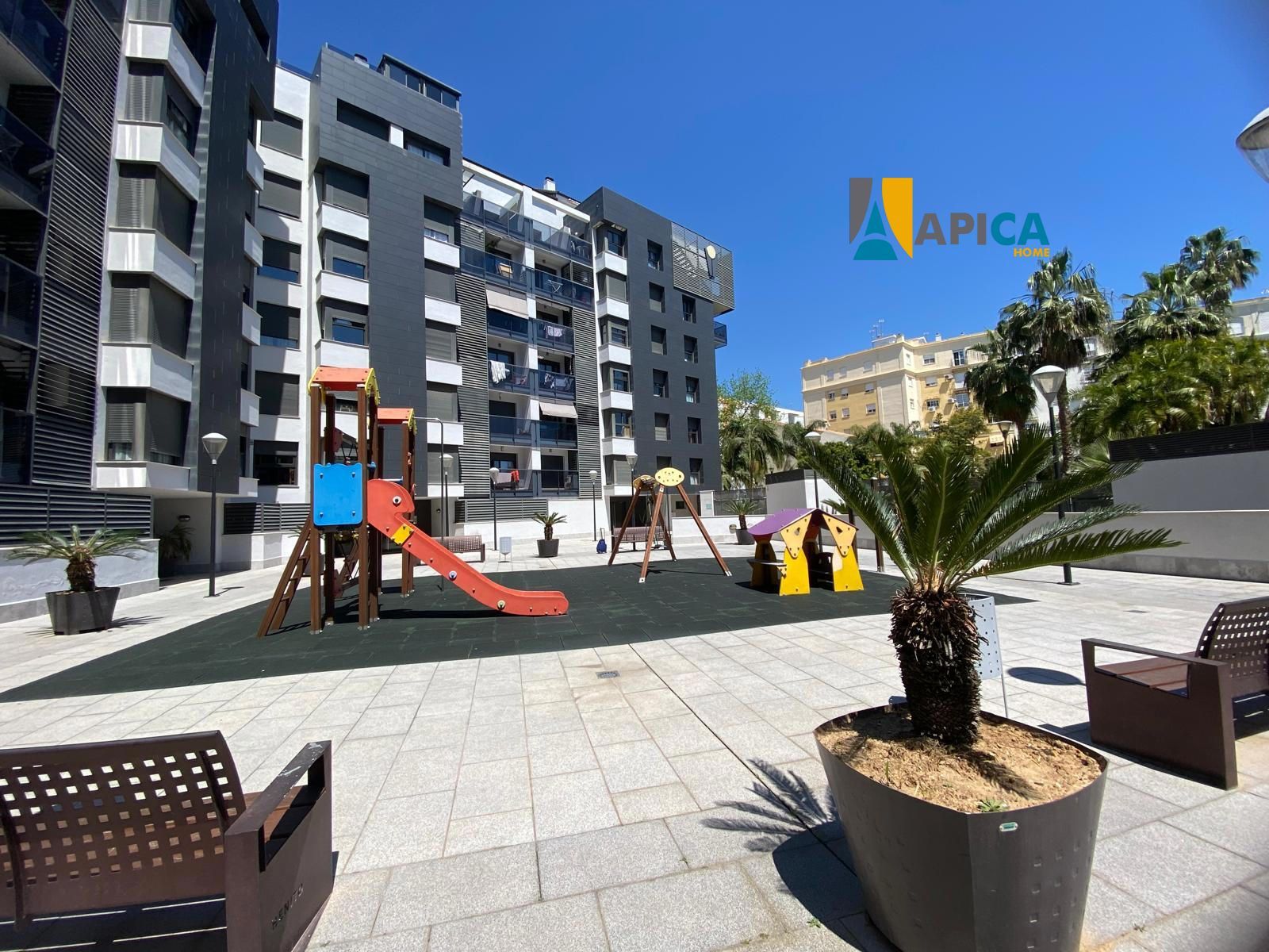 Plaza de garaje en Urbanización Privada. - Foto 2