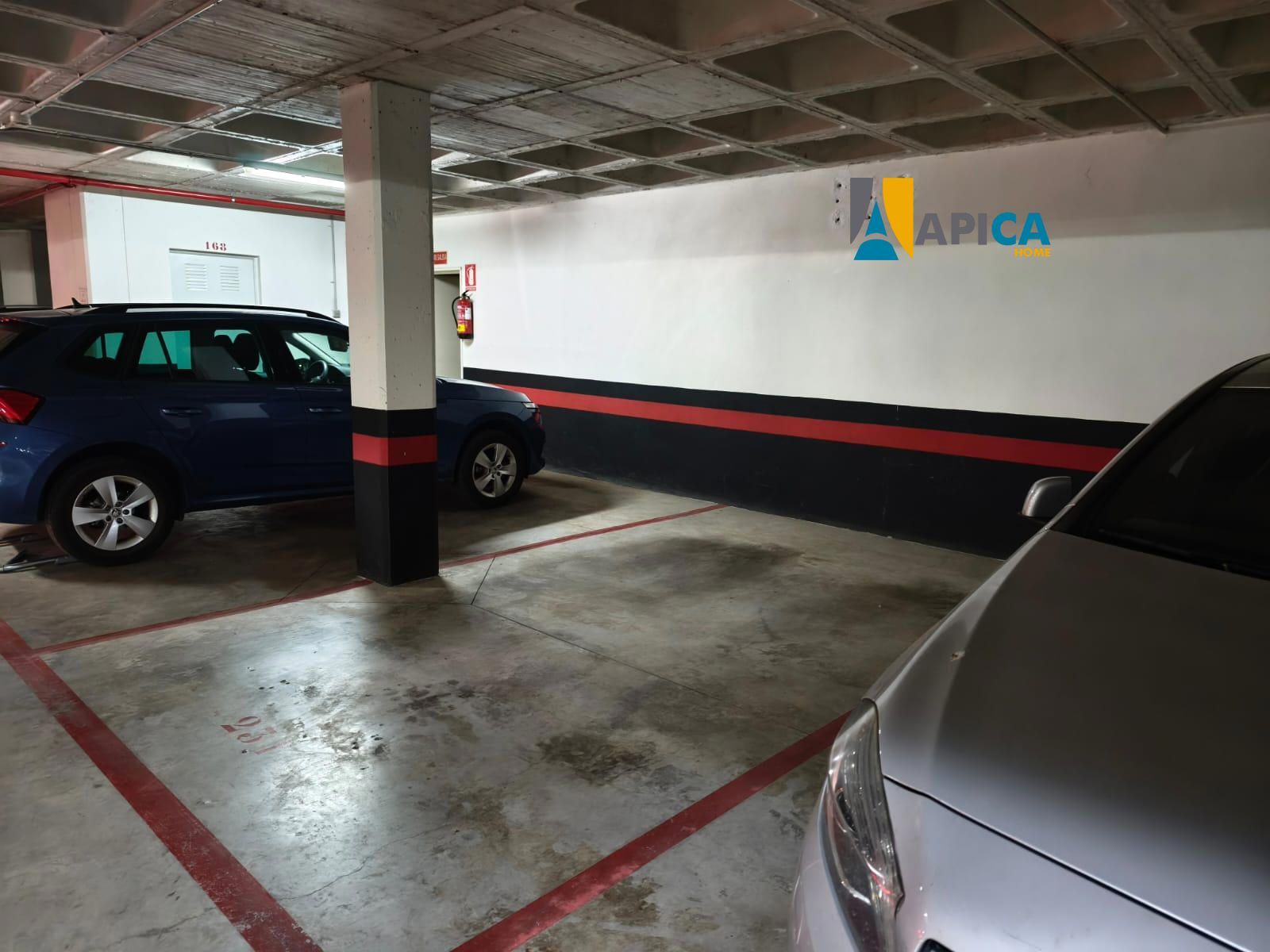 Plaza de garaje en Urbanización Privada. - Foto 10