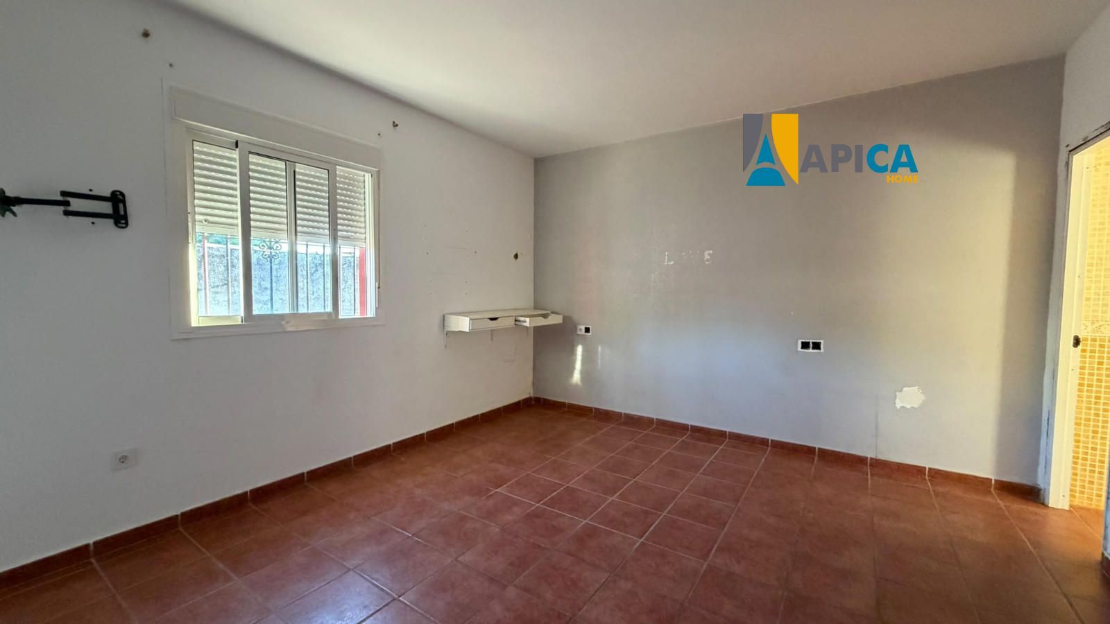 🏡 ¡CHALET HIPOTECABLE DE 124 m² CON CONTADOR DE LUZ EN CARRETERA PINAR DE LOS FRANCESES (CHICLANA)! - Foto 16