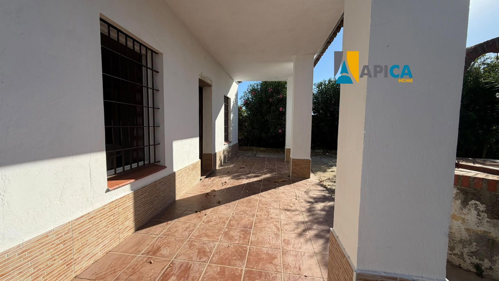 🏡 ¡CHALET DE 77 m² EN PARCELA SEGREGADA DE 1.000 m² EN PINAR DE LOS FRANCESES (CHICLANA)! - Foto 3