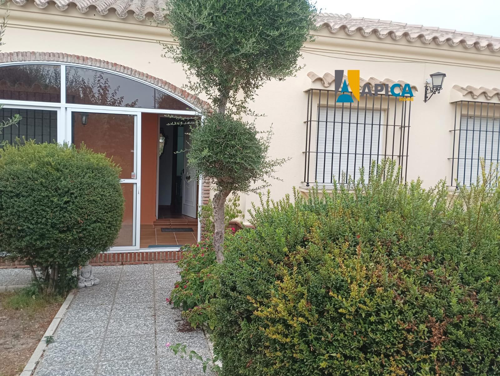 Chalet Independiente en venta Chiclana de la Frontera, Cádiz. Ref: 1983. Apica Home