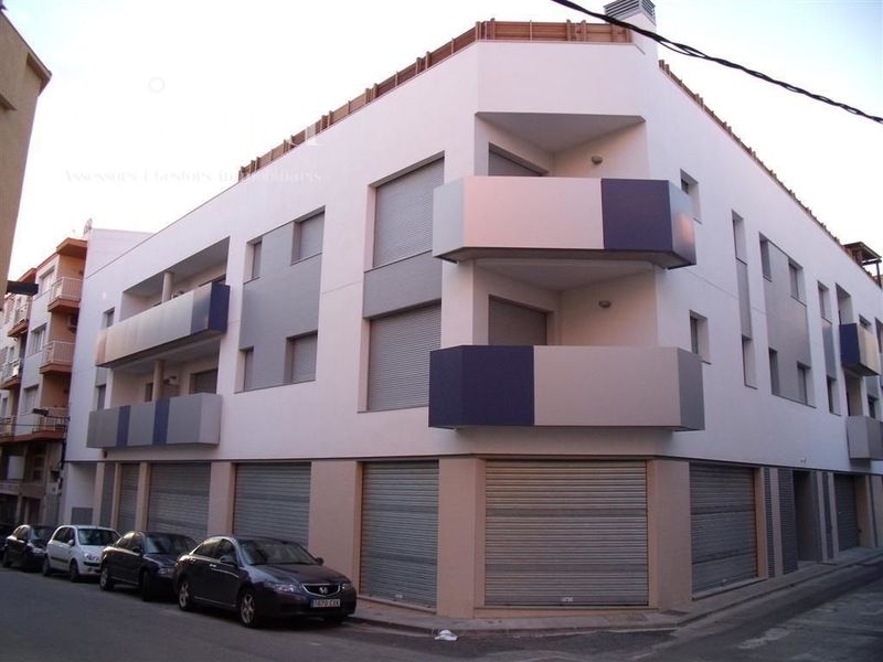 Local Comercial en venta Roses, Girona. Ref: 1040. Apivend 2000