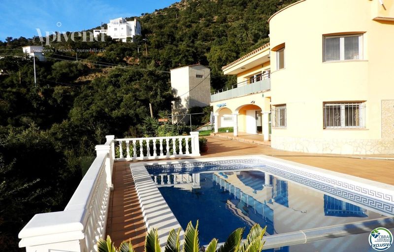 Chalet Independiente en venta Roses, Girona. Ref: 1043. Apivend 2000