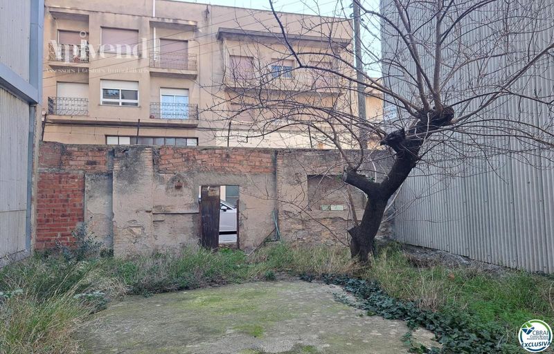 Parcela en venta Figueres, Girona. Ref: 1046. Apivend 2000