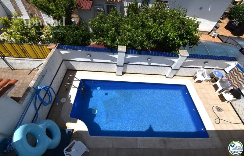 Chalet Independiente en venta Empuriabrava, Girona. Ref: 1072. Apivend 2000