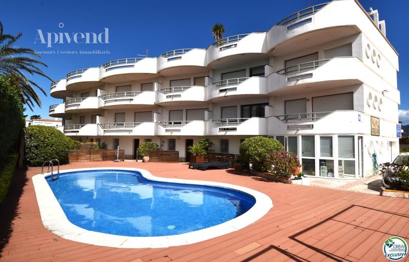 Chalet Independiente en venta Empuriabrava, Girona. Ref: 1081. Apivend 2000