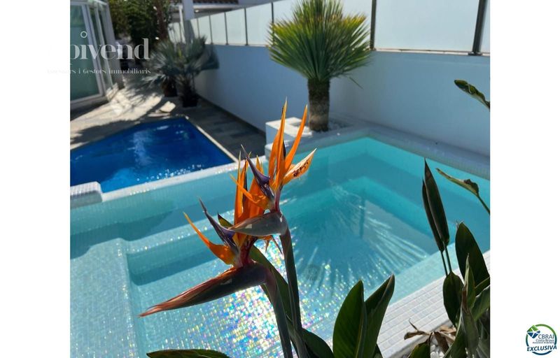 Chalet Independiente en venta Empuriabrava, Girona. Ref: 1086. Apivend 2000