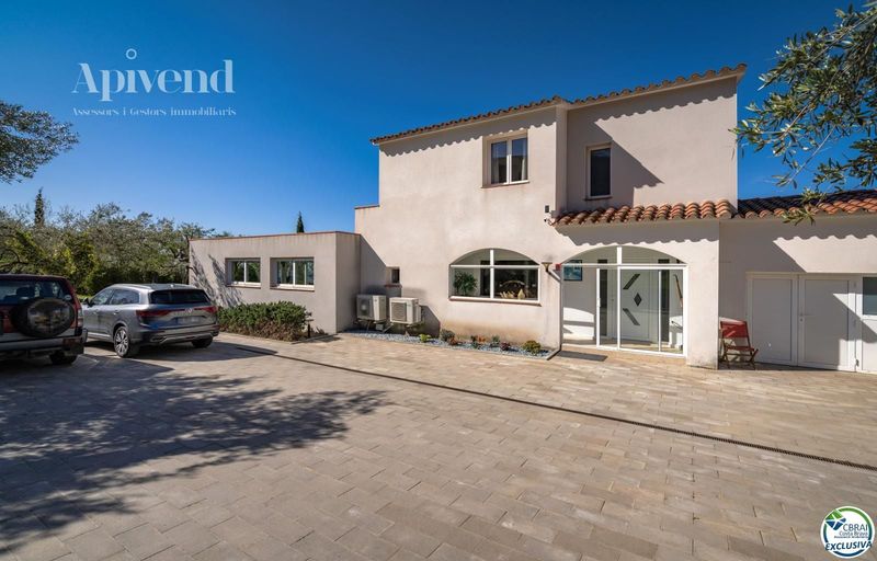 Chalet Independiente en venta Palau-Saverdera, Girona. Ref: 1093. Apivend 2000