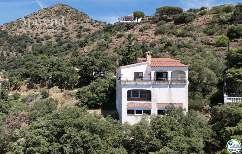 Chalet Independiente en venta Roses, Girona. Ref: 1099. Apivend 2000